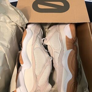 Adidas Yeezy 500 Beige and White Ortholite men’s Sneakers